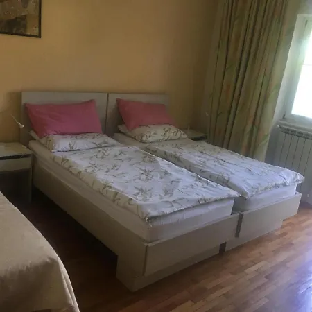 Apartma Soraja *